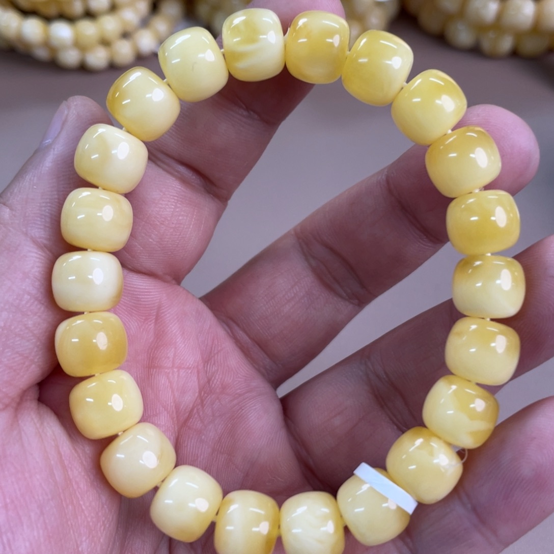 琥珀裸石未镶嵌020000000000