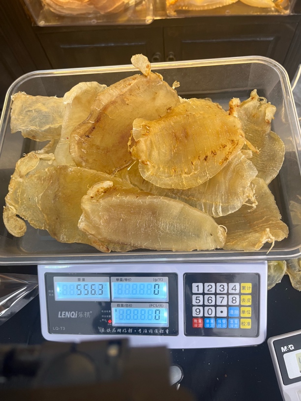 （莉莉鱼）渔民日晒大耳赤嘴母链接1-500g包邮