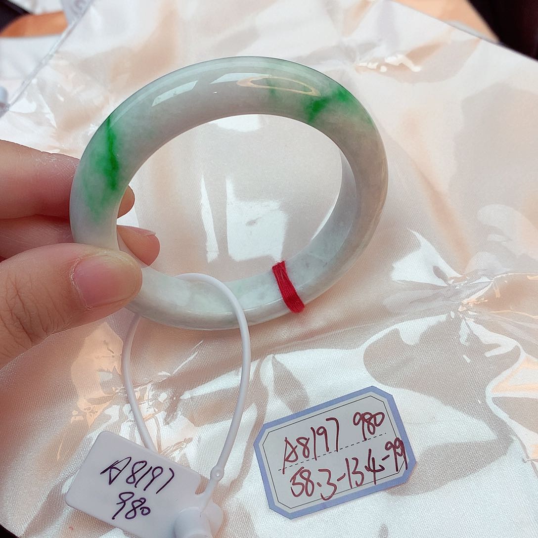 翡翠手镯未镶嵌天然缅甸翡翠A货