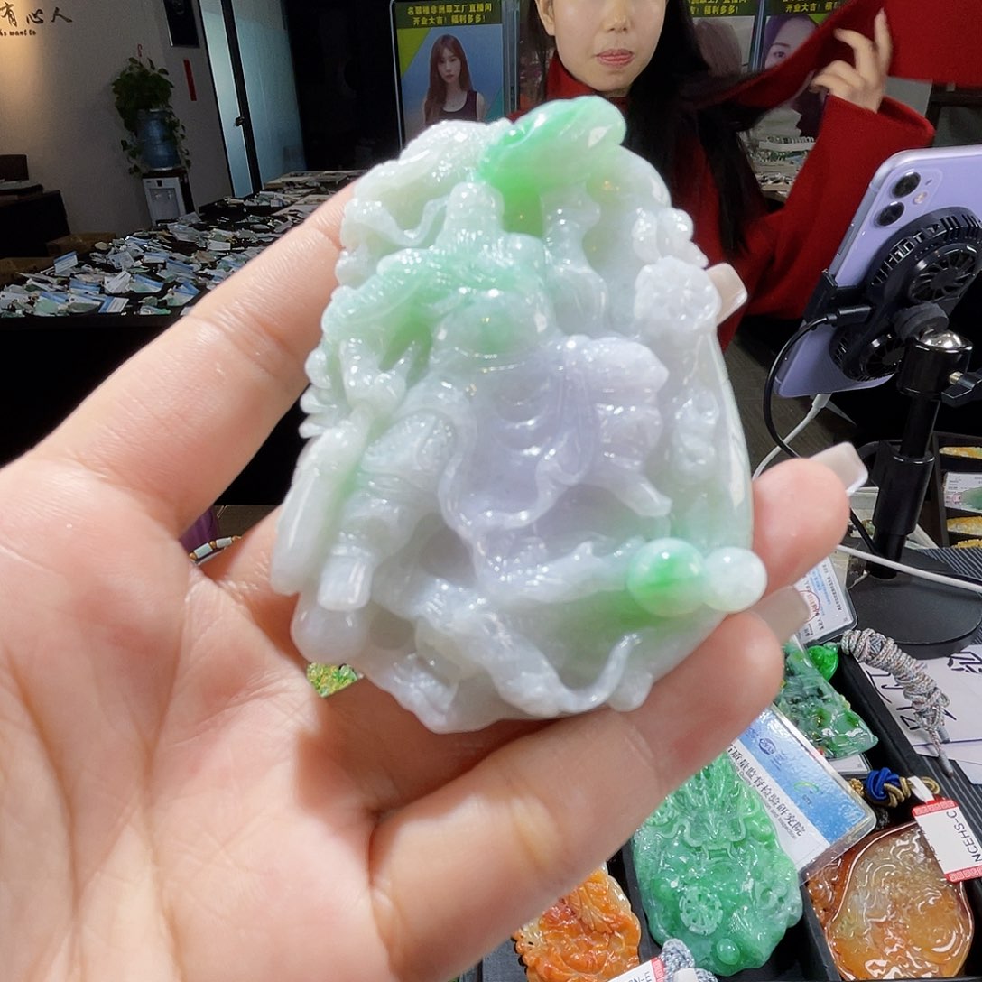 颈饰未镶嵌翡翠亮一
