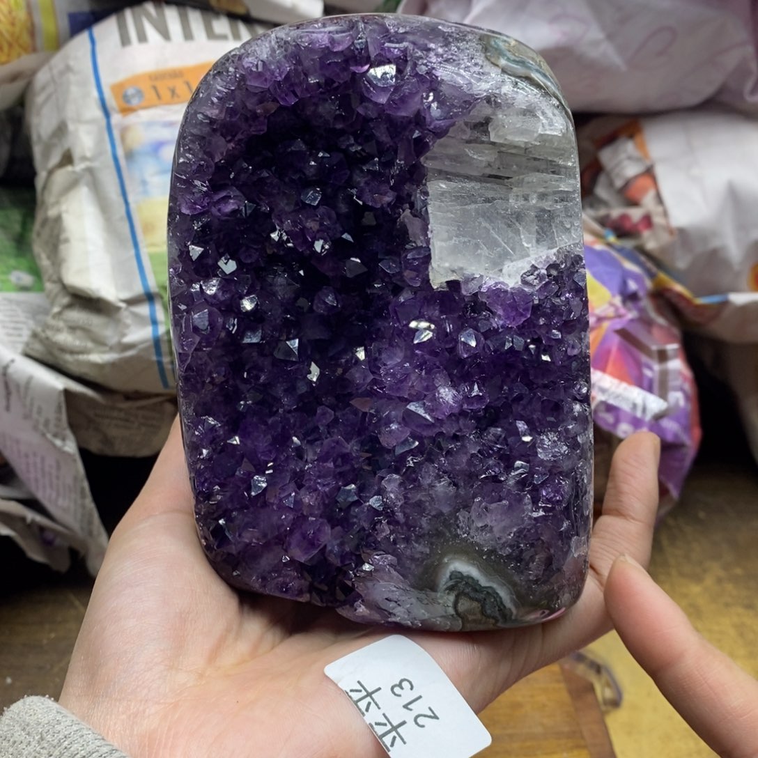 紫晶乌拉圭未镶嵌