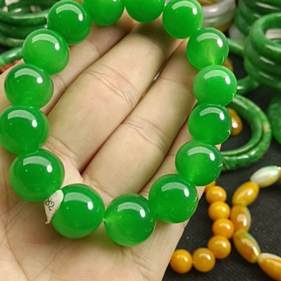 翡翠颈饰未镶嵌乐*