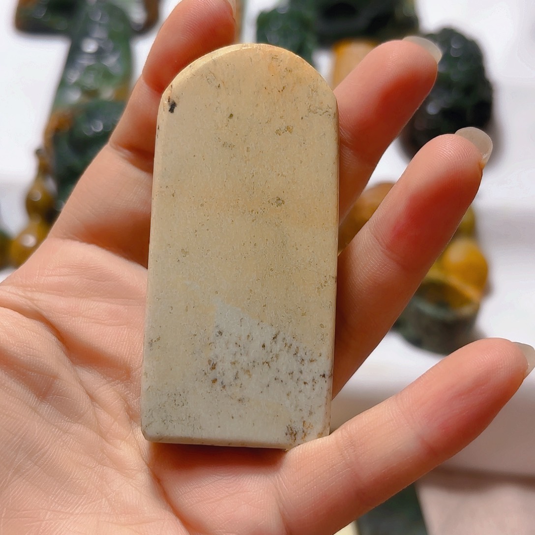 岫岩河磨玉（透闪石质玉）挂件未镶嵌