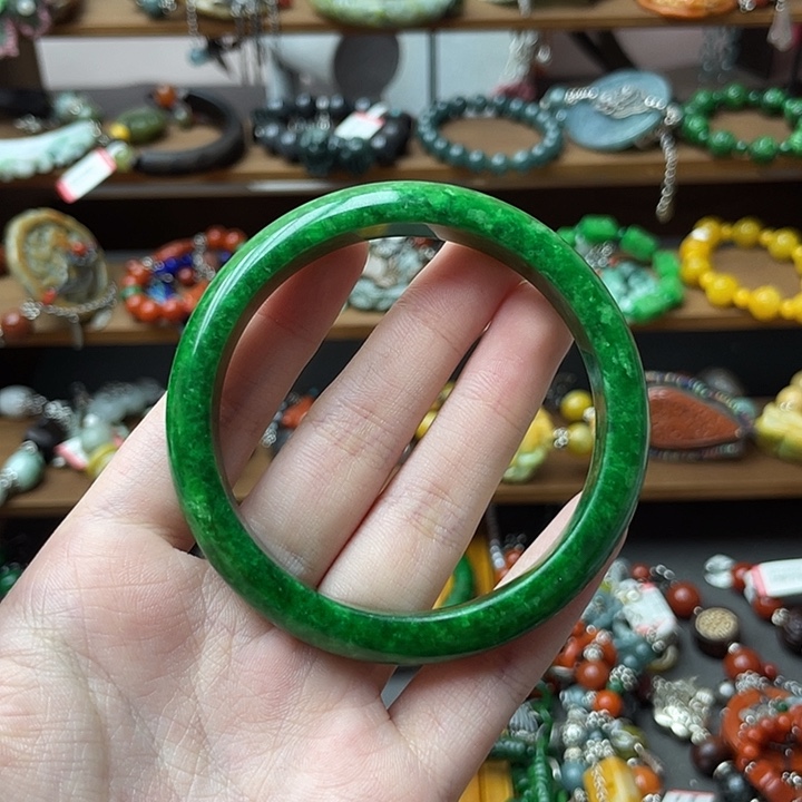 大***儿翡翠未镶嵌手链饰品