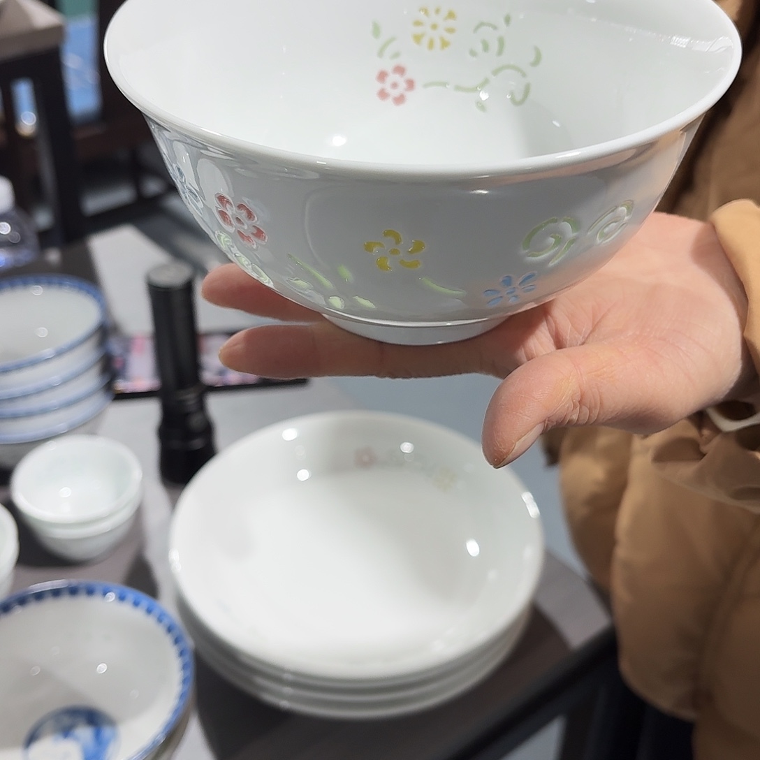 景德镇陶瓷五彩玲珑面碗两个