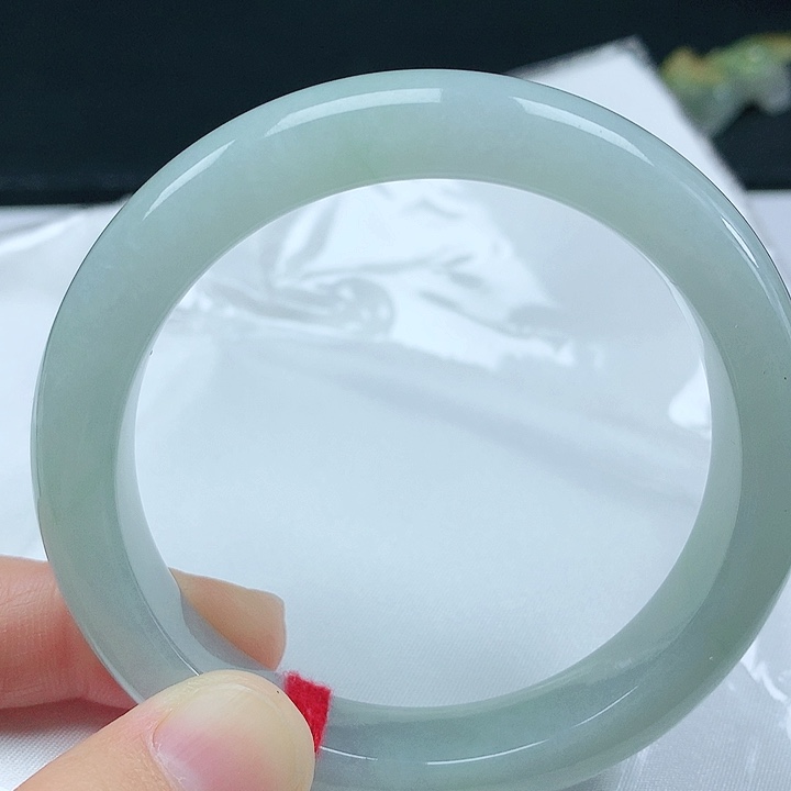 翡翠手镯未镶嵌天然翡翠手镯