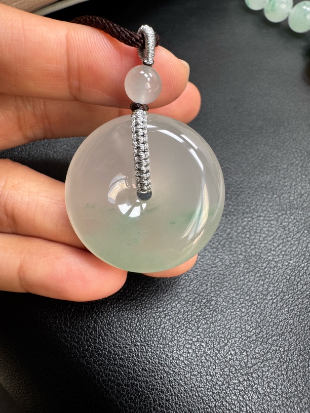 天然非洲翠高冰平安扣挂件石英质玉女款冰透