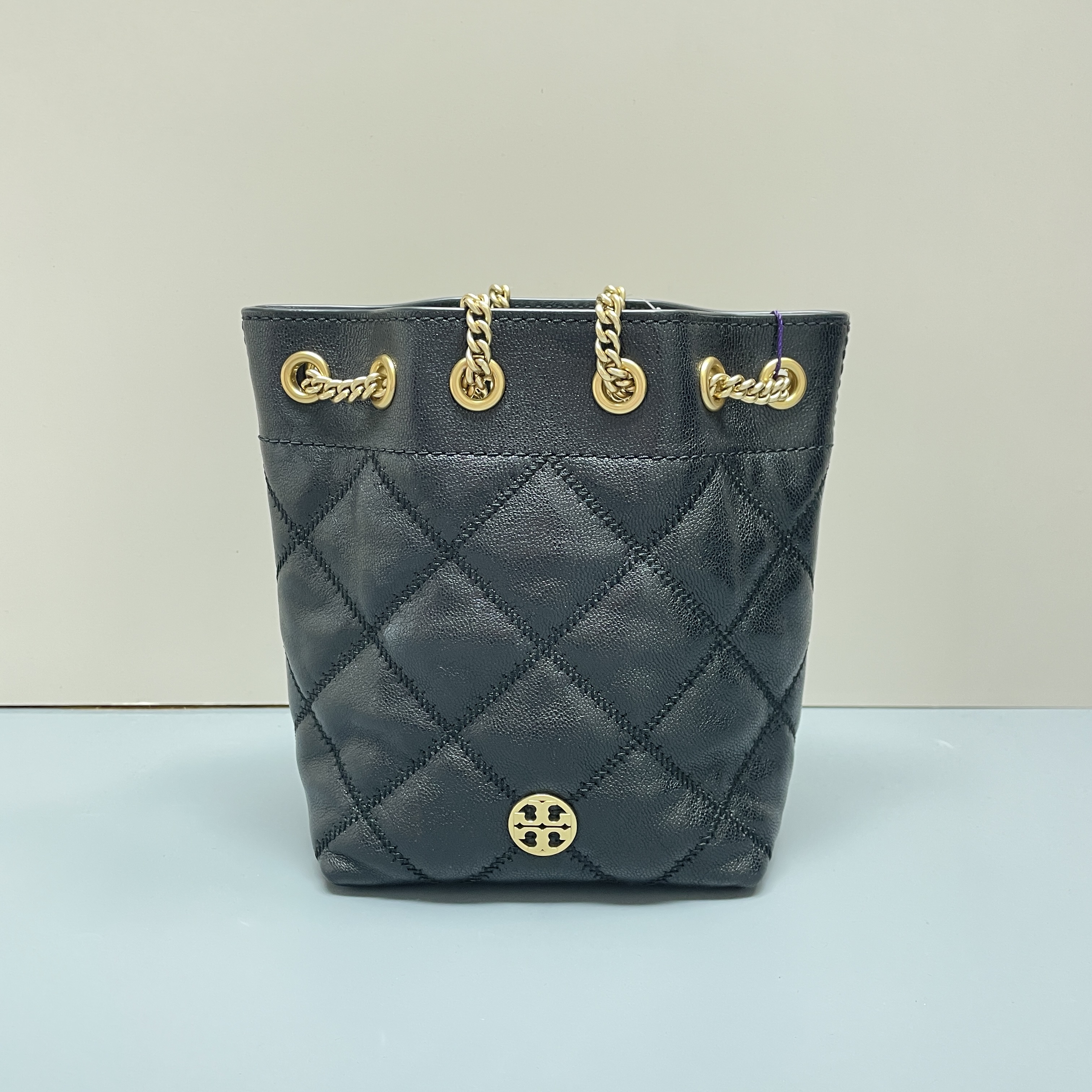 95新 TORY BURCH/汤丽柏琦 willa黑色水桶包13*17*9cmE121611