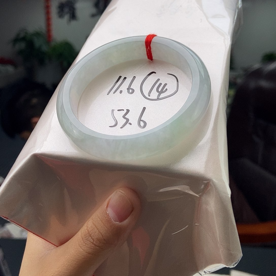 翡翠手镯未镶嵌拍一发一