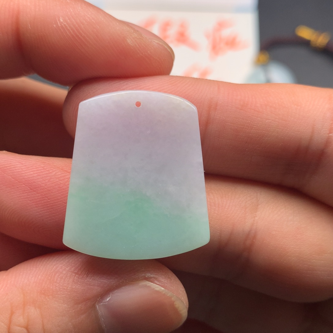 颈饰未镶嵌翡翠萱**咪