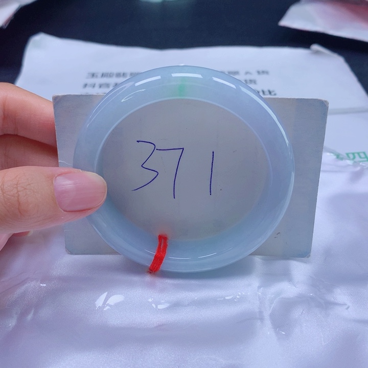 翡翠未镶嵌手镯56圈口