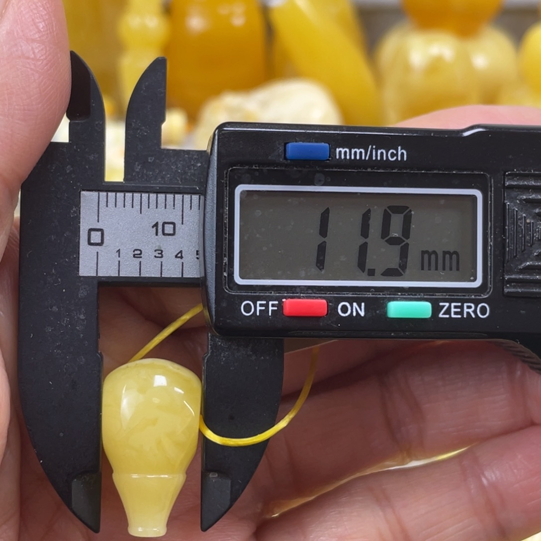 蜜蜡未镶嵌裸石86