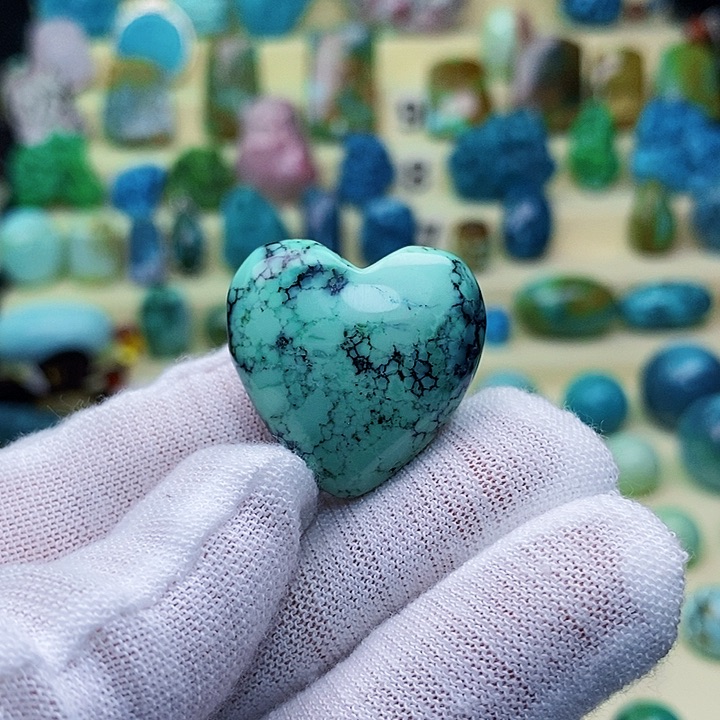 绿松石配饰未镶嵌