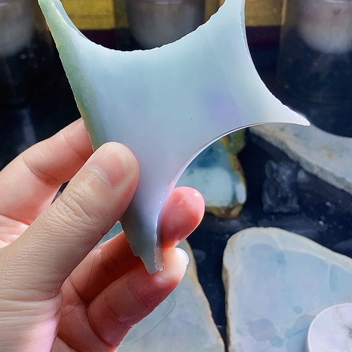 翡翠未镶嵌颈饰毛料46