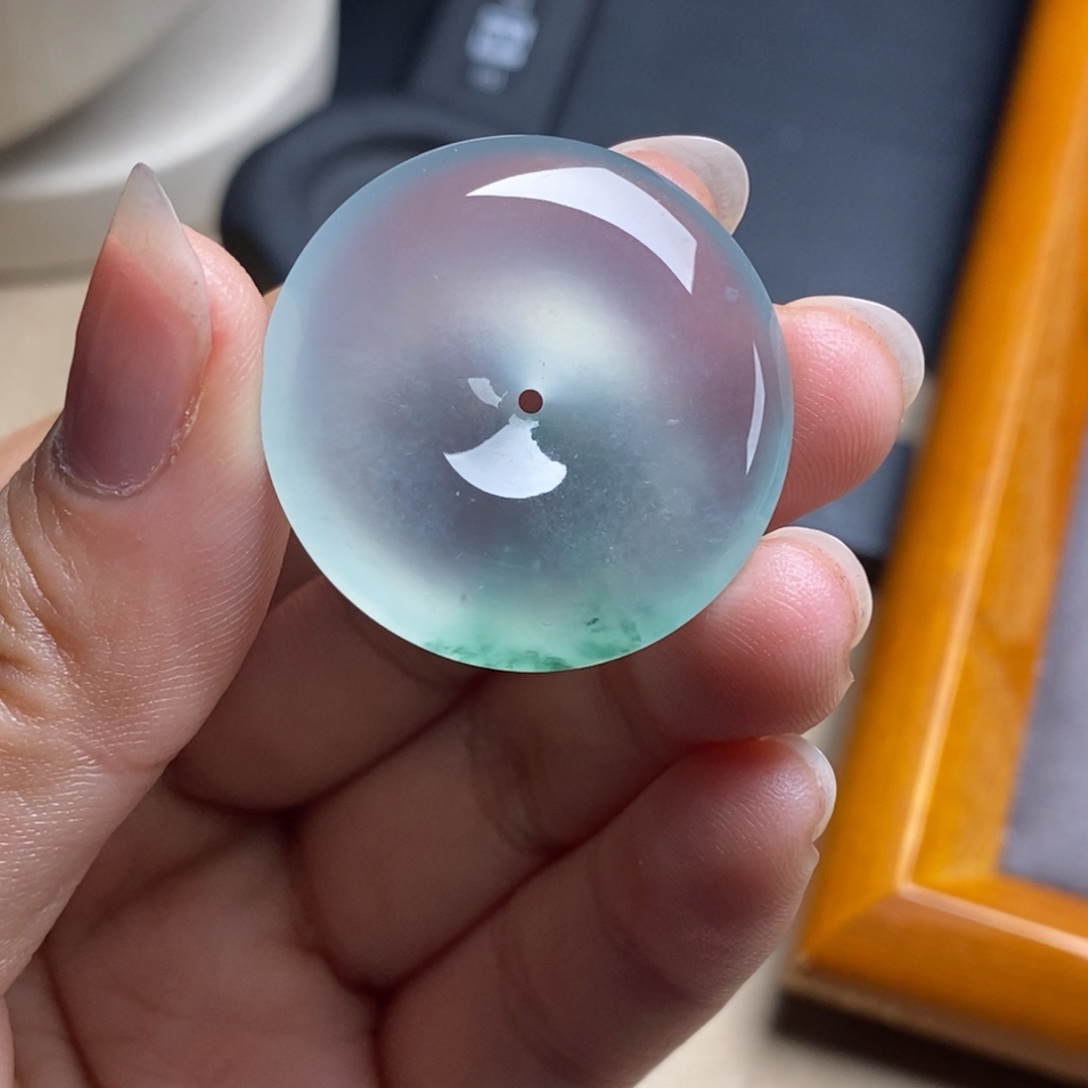 翡翠未镶嵌颈饰高冰白底飘甜绿花起光大扣29.8-6