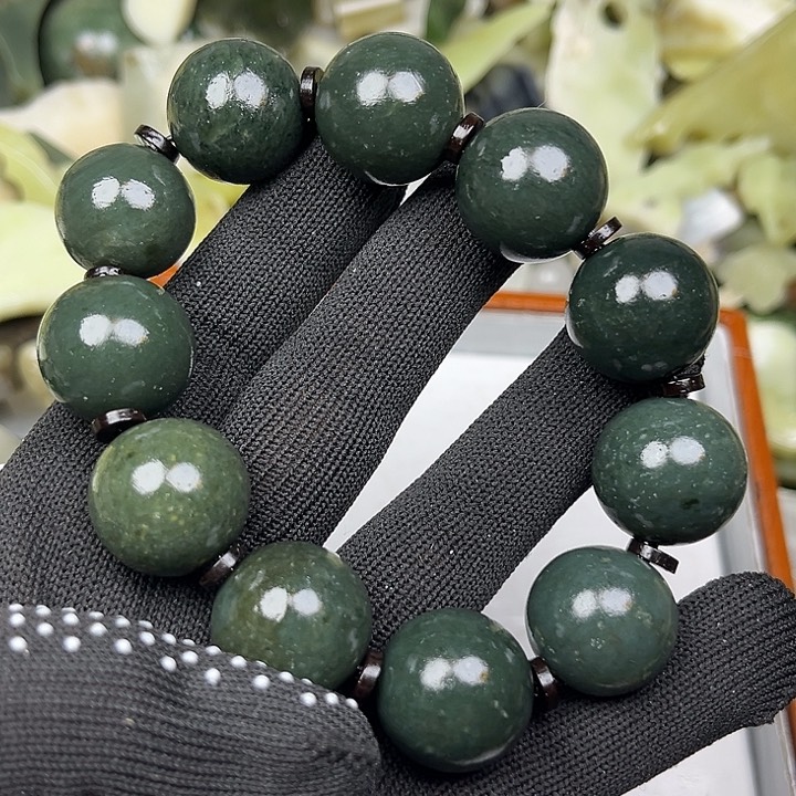 未镶嵌和田玉（翠青玉）珠宝奇石