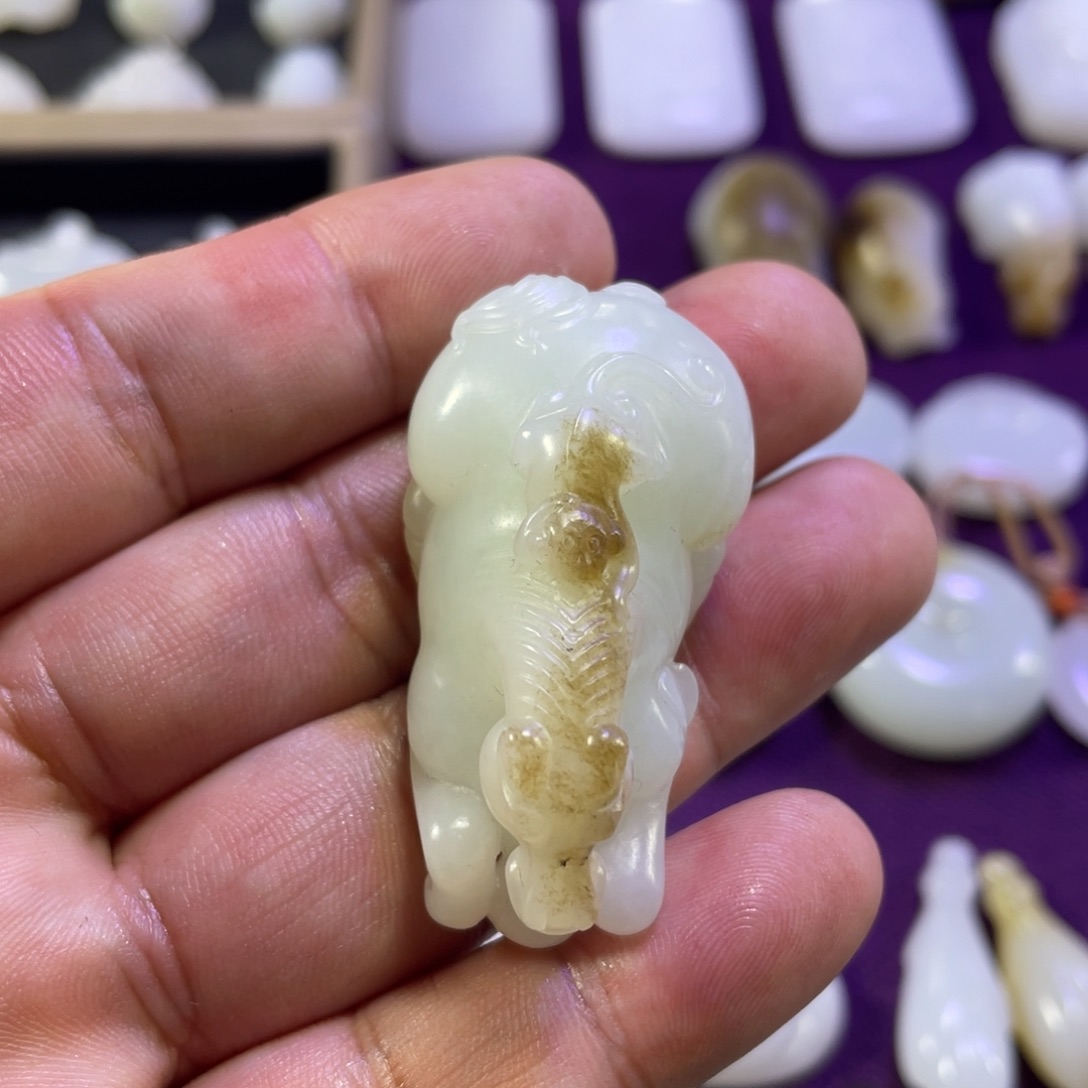 和田玉（糖玉）未镶嵌挂件