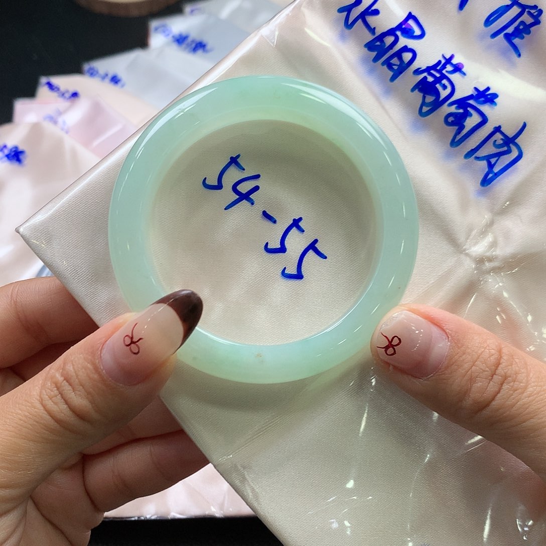 翡翠未镶嵌手镯12号大强推 毕业底妆 战斗机