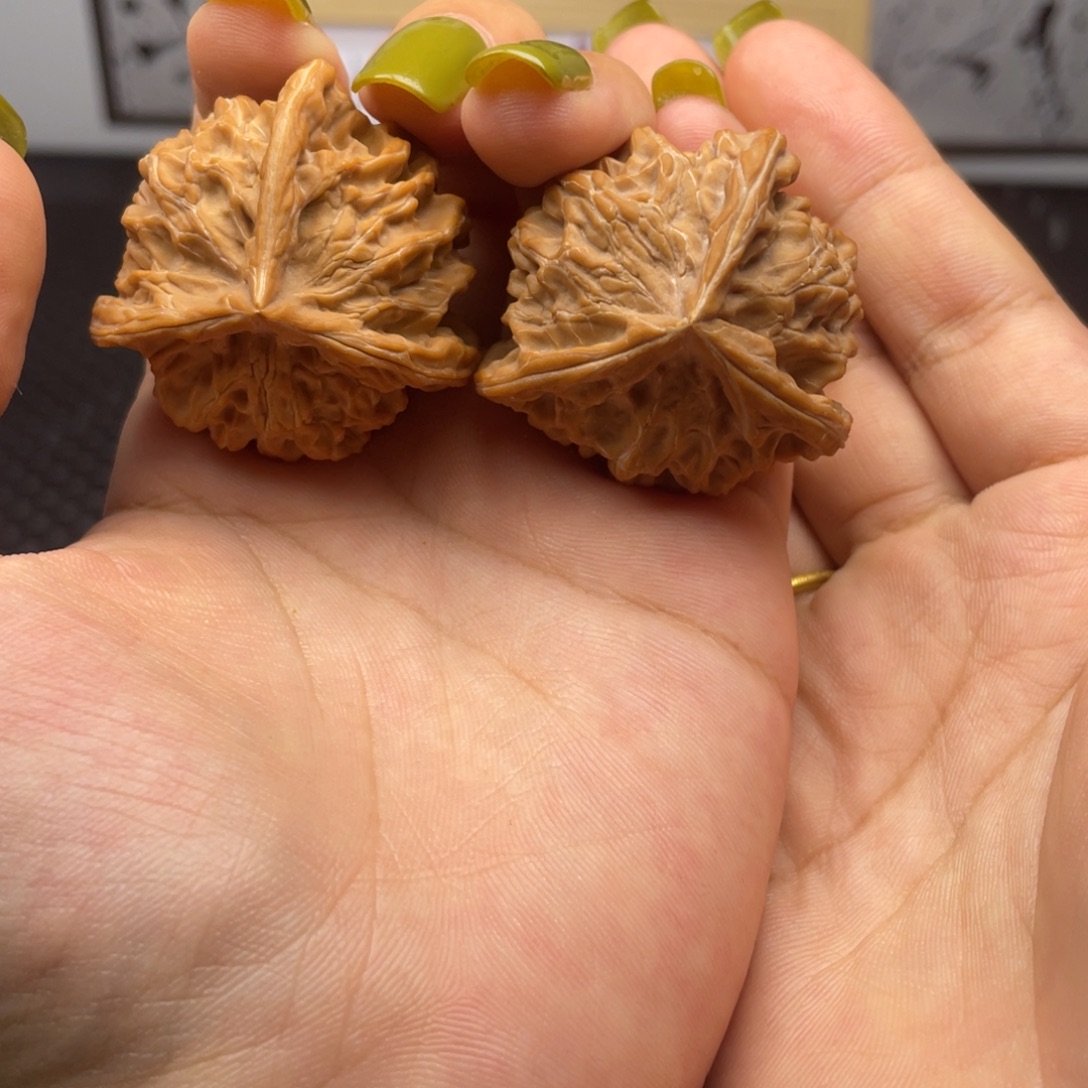 文玩核桃吊坠盘山三棱41全品白茬