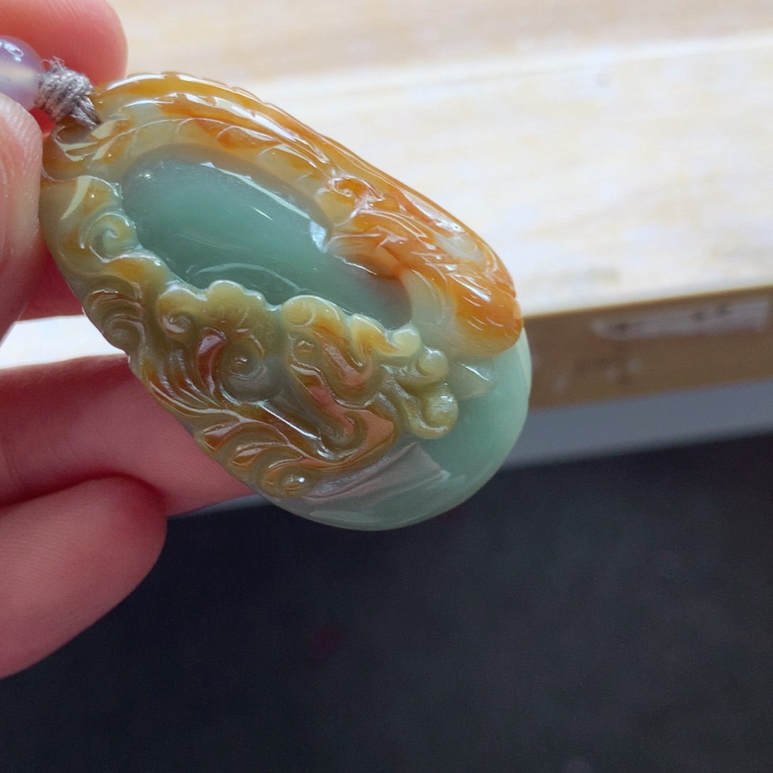 翡翠颈饰未镶嵌吊坠