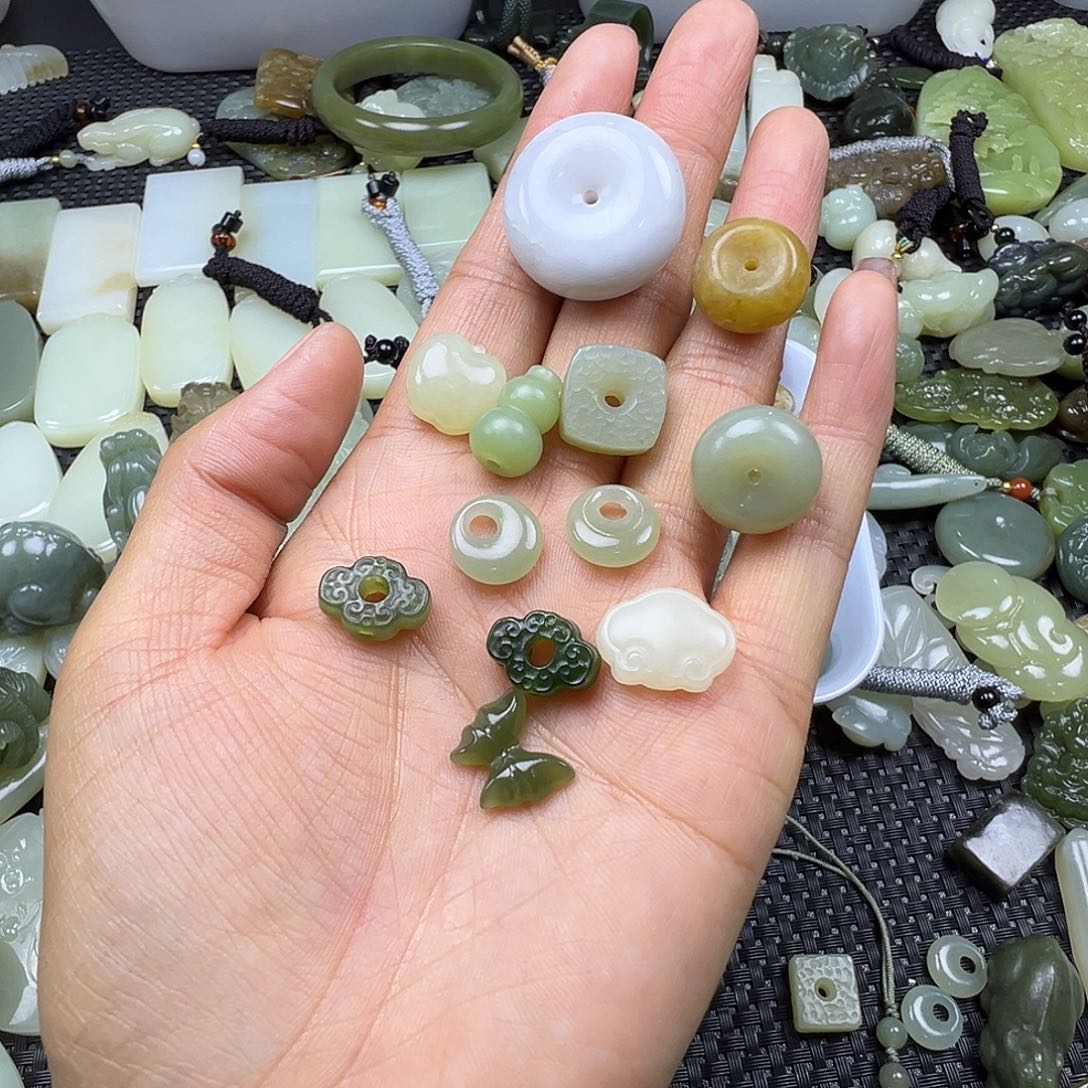 和田玉未镶嵌颈饰买断，不退不换