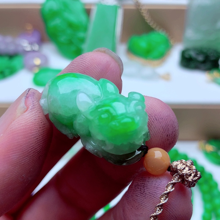 翡翠未镶嵌吊坠(不含链)