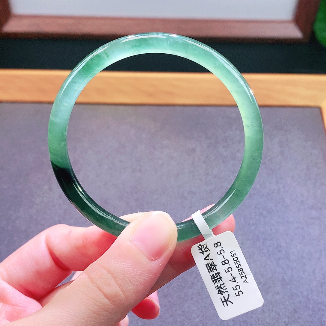 未镶嵌手镯翡翠天然翡翠