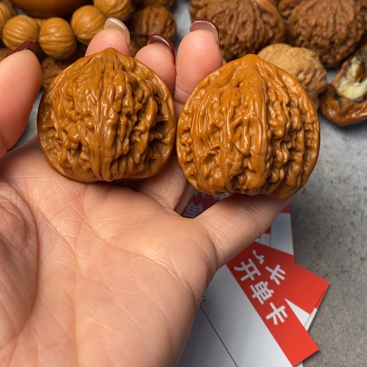 文玩核桃把件玉龙