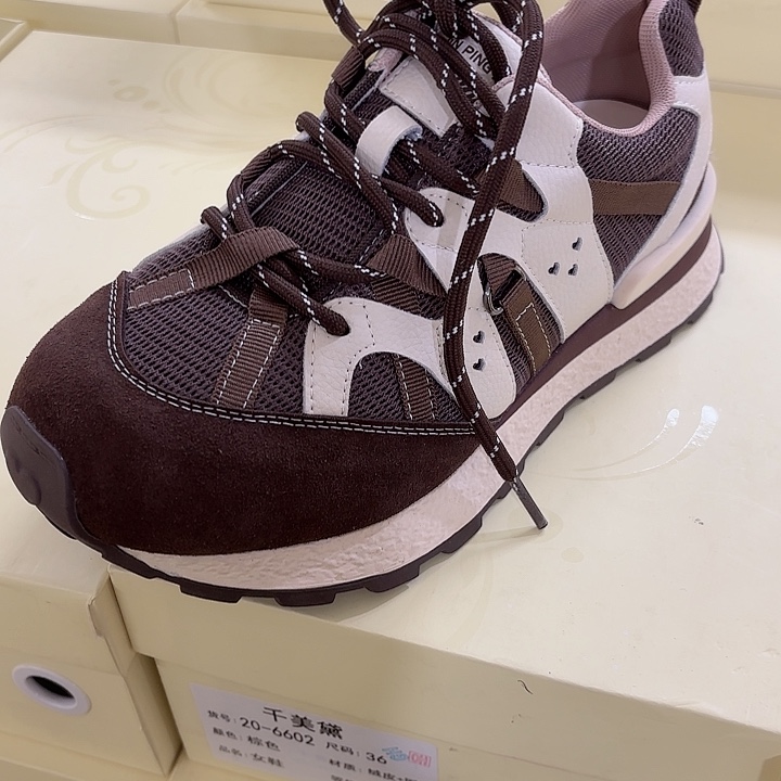 真皮高端牛皮女鞋