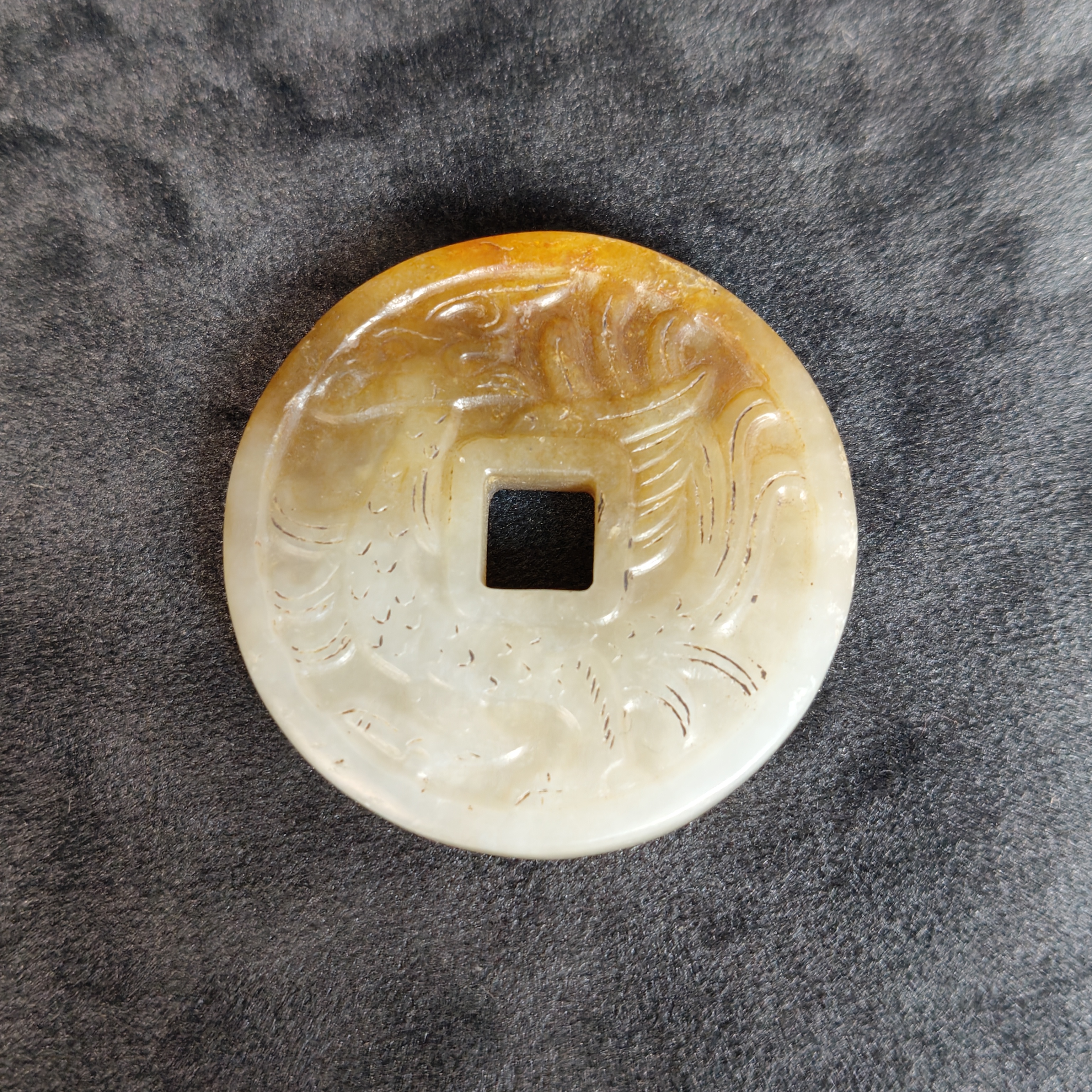 Tgz06清代和田玉风纹五铢玉璧