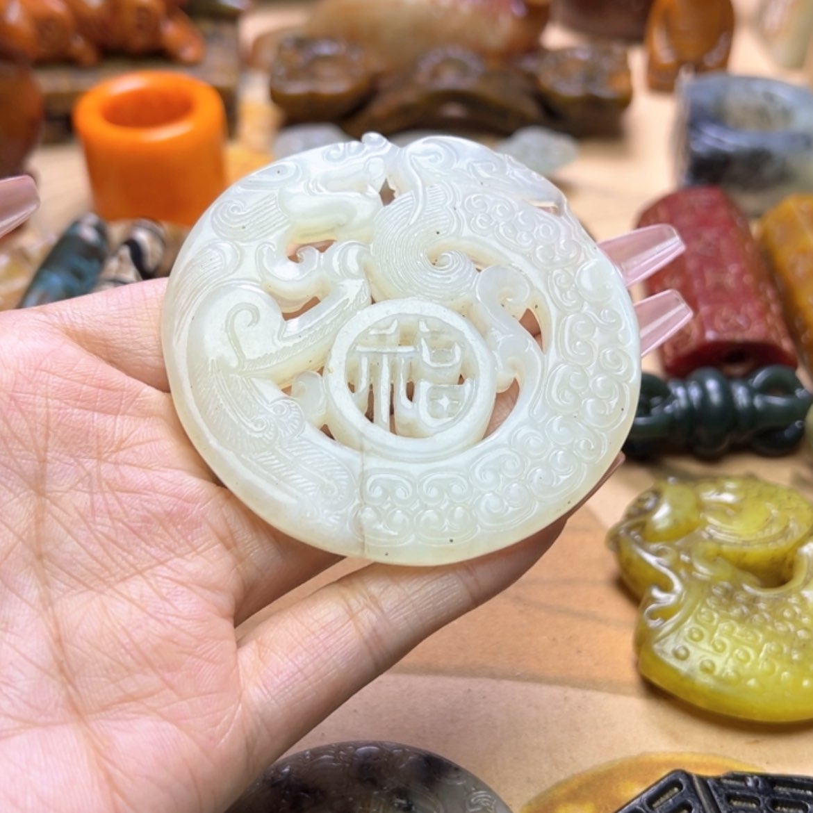 【闪购商品】蛇纹石玉颈饰未镶嵌