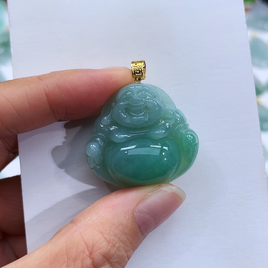 翡翠18K金镶嵌颈饰翡翠吊坠