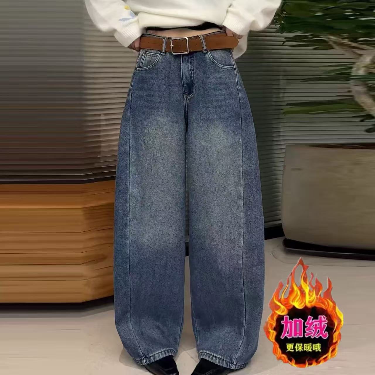 加绒加厚松弛感阔腿牛仔裤女冬季新款大码胖mm高腰宽松显瘦弯刀裤