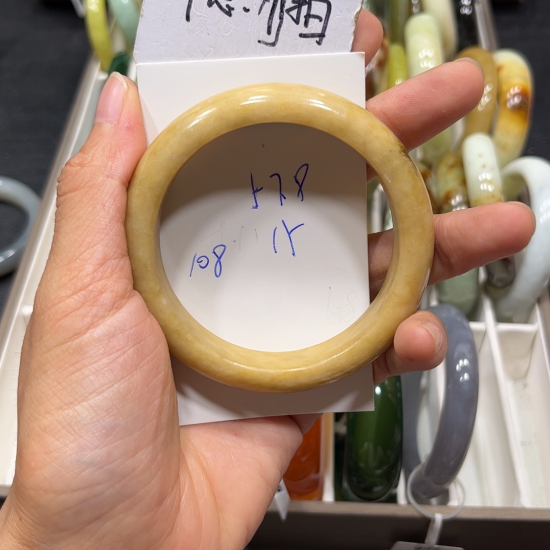 未镶嵌蛇纹石玉手镯