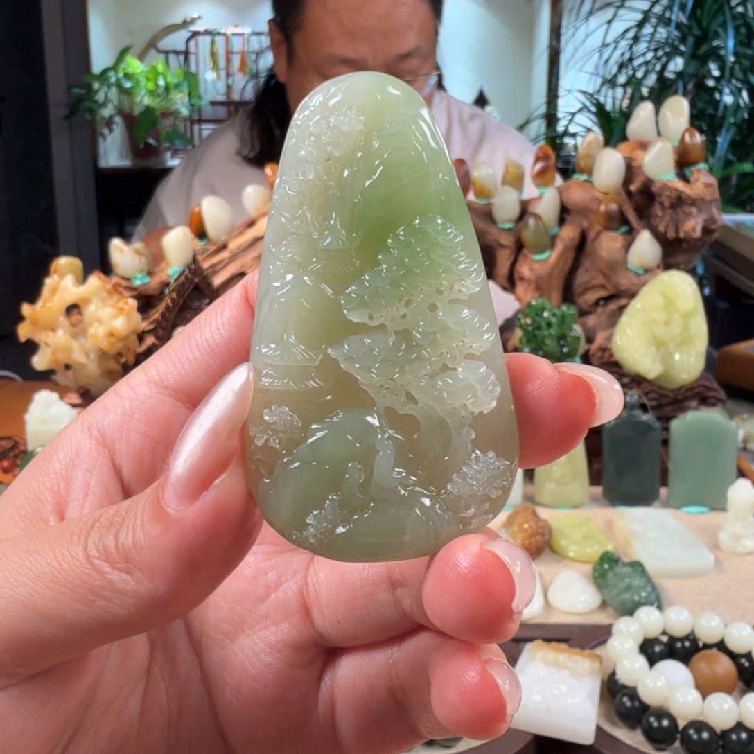 和田玉未镶嵌颈饰j****i