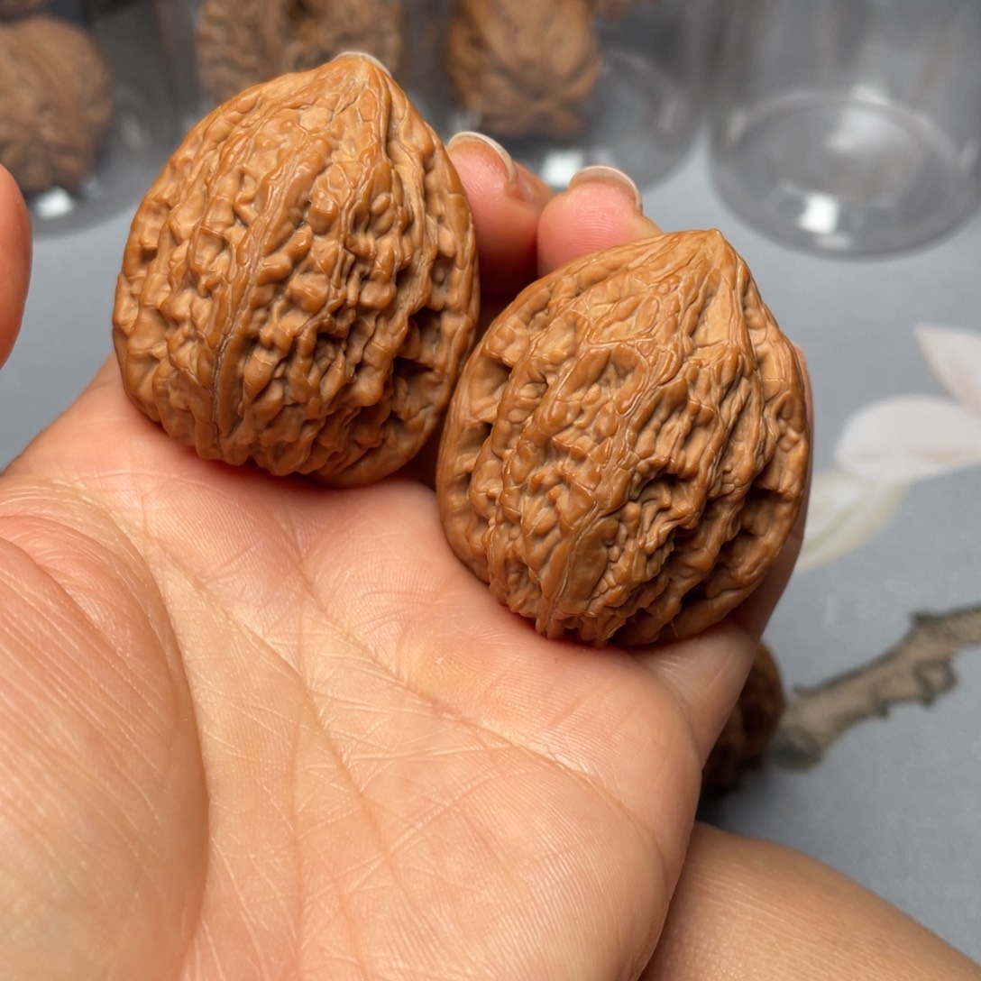 【闪购商品】文玩核桃吊坠虎头王………
