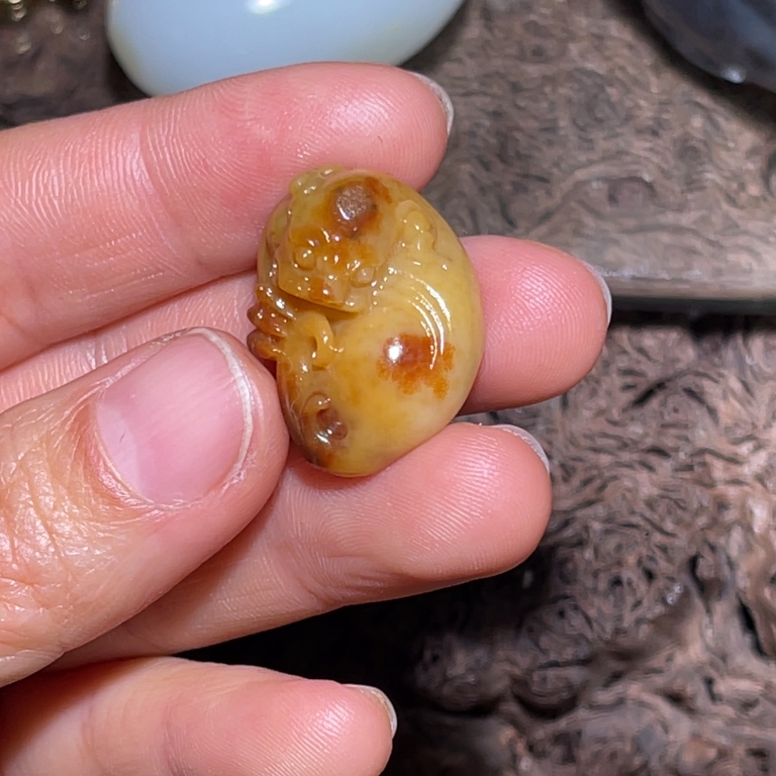 和田玉未镶嵌车挂