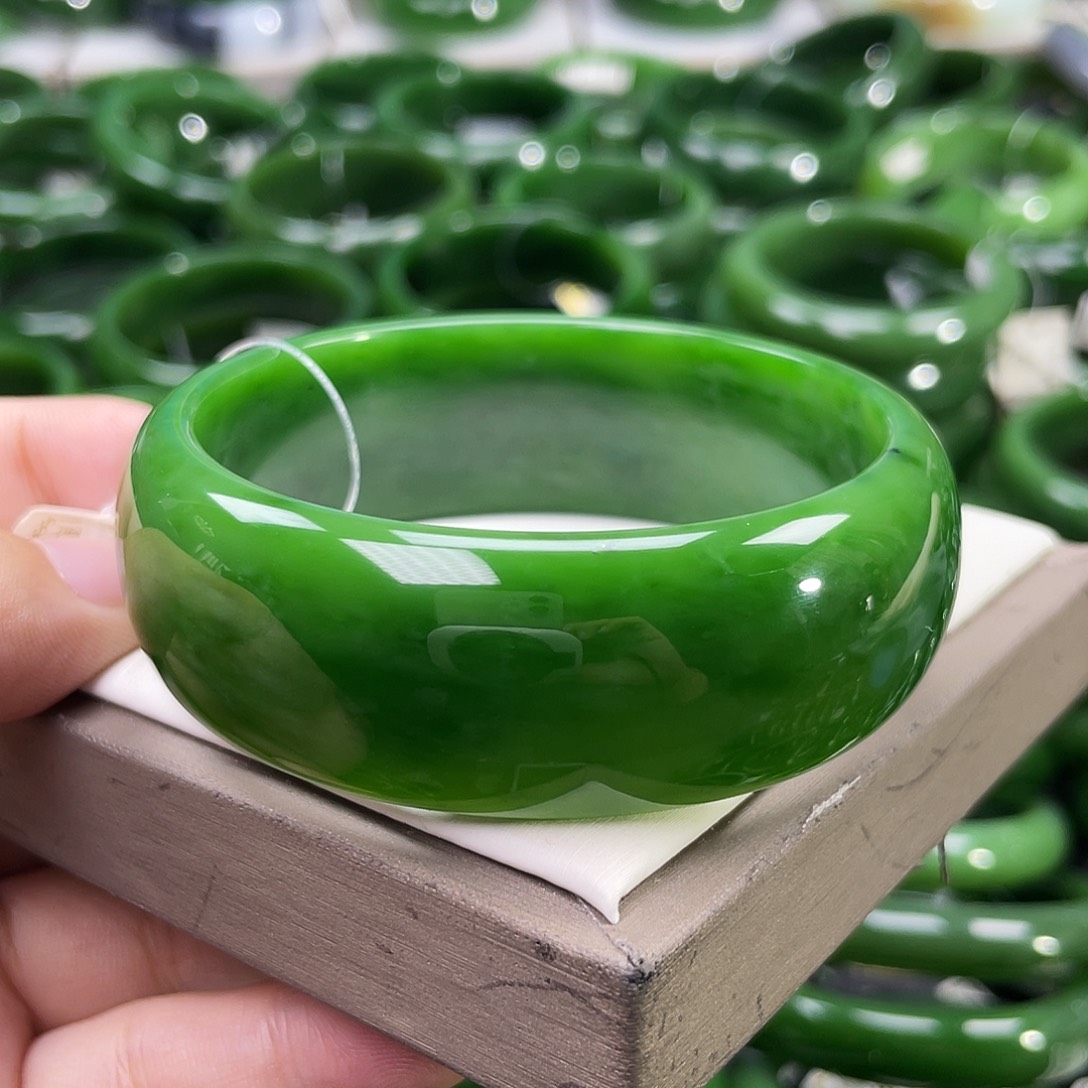 未镶嵌手镯和田玉（碧玉）