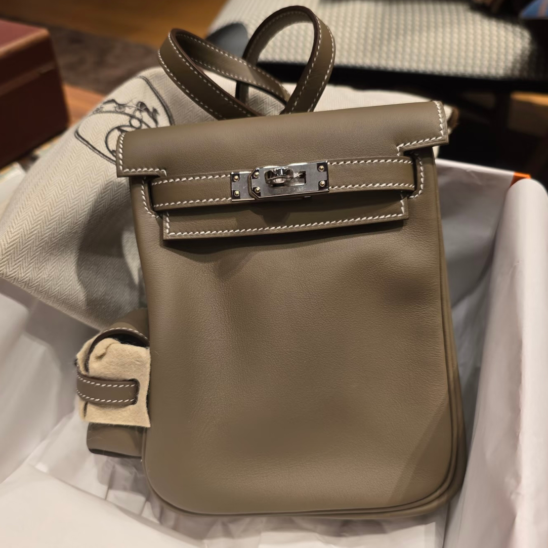 未使用 Hermes/爱马仕 kelly jump 双肩包大象灰银扣K刻