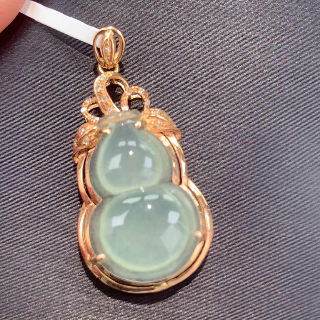 翡翠18K金镶嵌颈饰上新