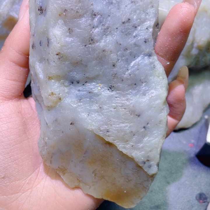 和田玉未镶嵌珠宝半成品