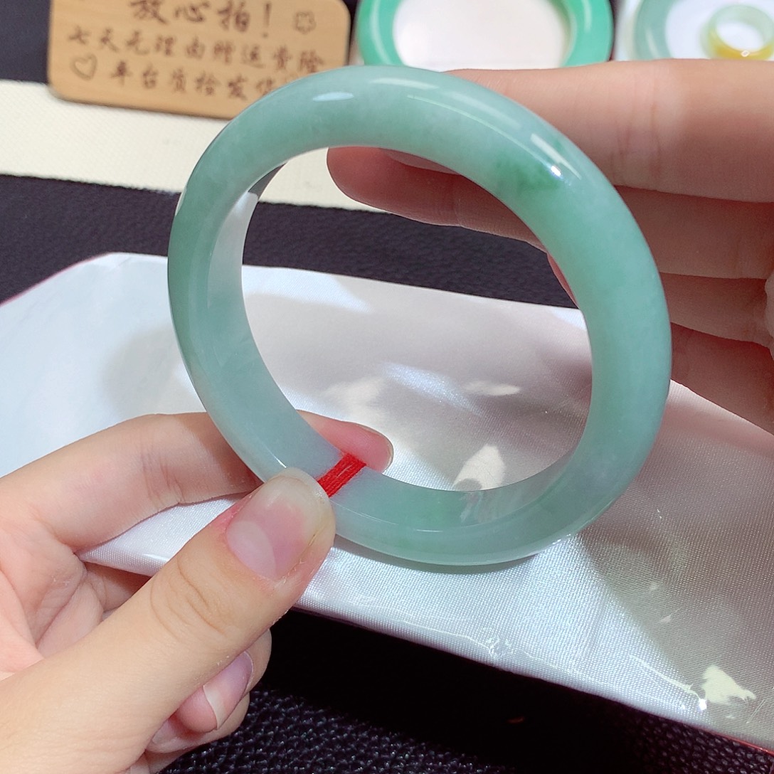 翡翠未镶嵌手镯1242