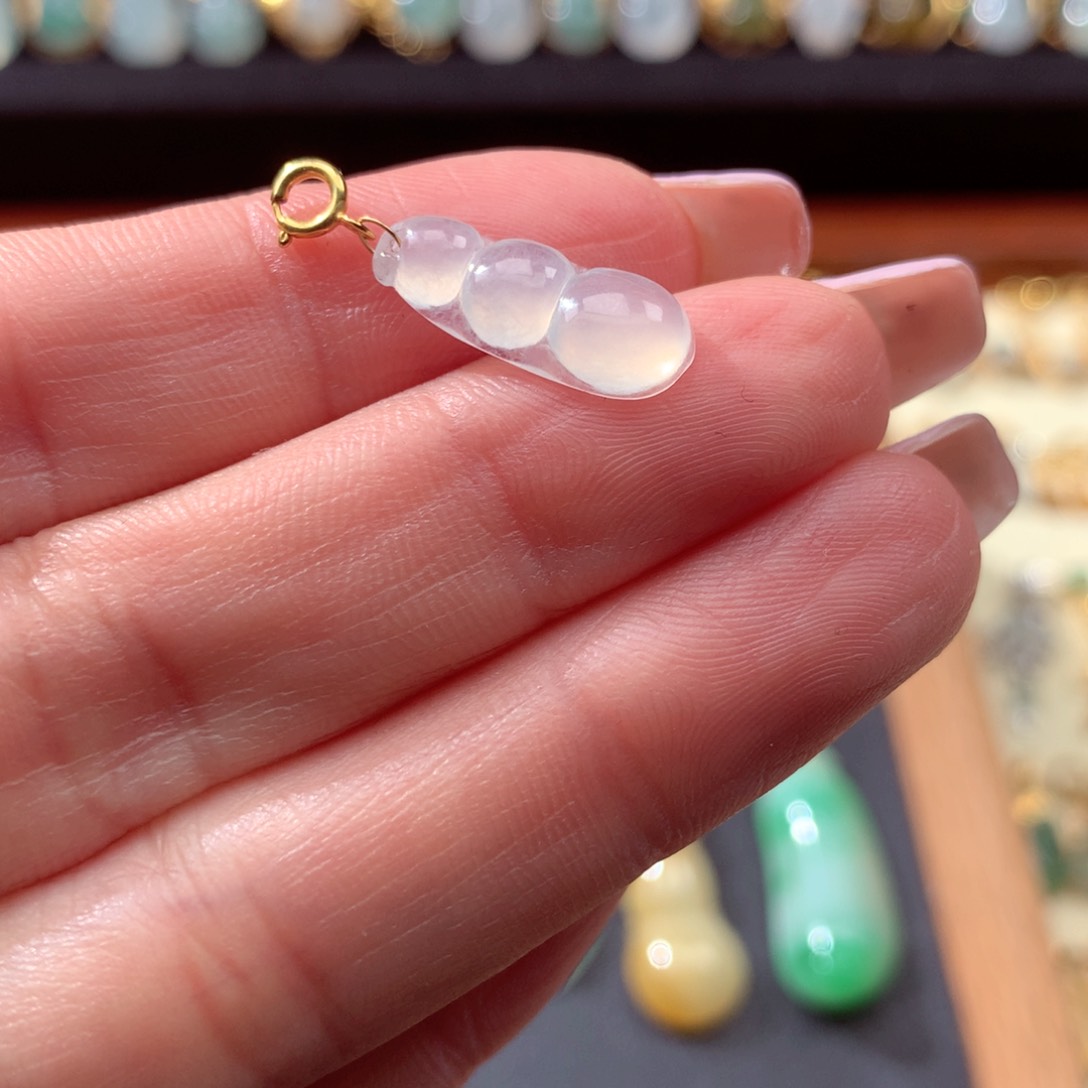 翡翠颈饰18K金镶嵌翡翠