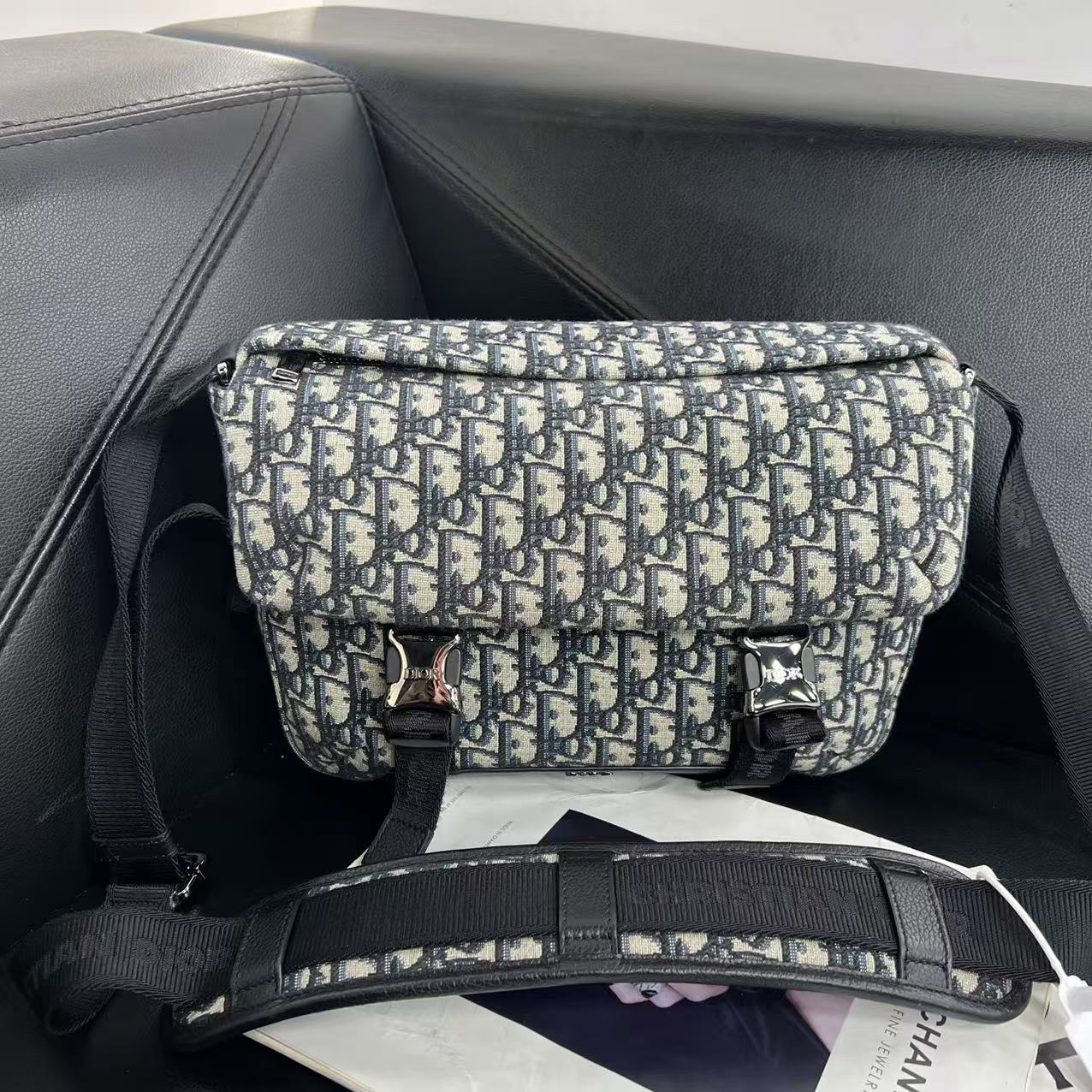 95新 DIOR/迪奥 捐金沉珠/新款邮差包