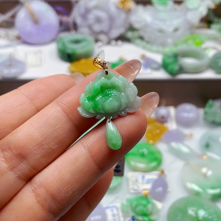 吊坠(不含链)未镶嵌翡翠