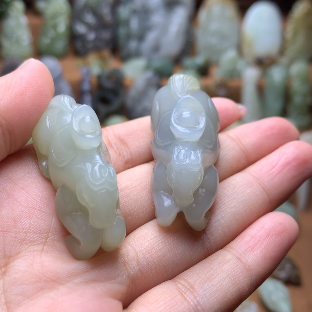 和田玉挂件未镶嵌人**家