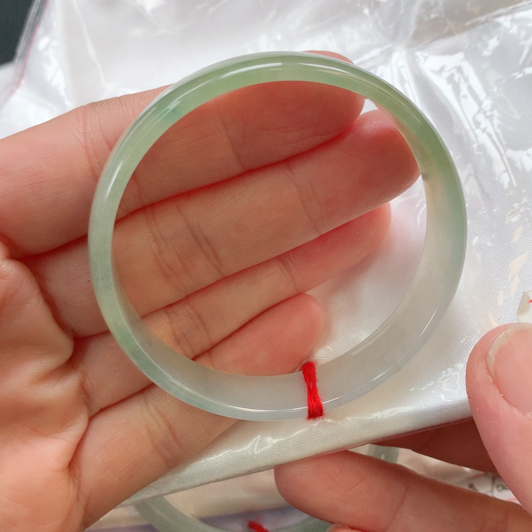 翡翠手镯未镶嵌53公主镯