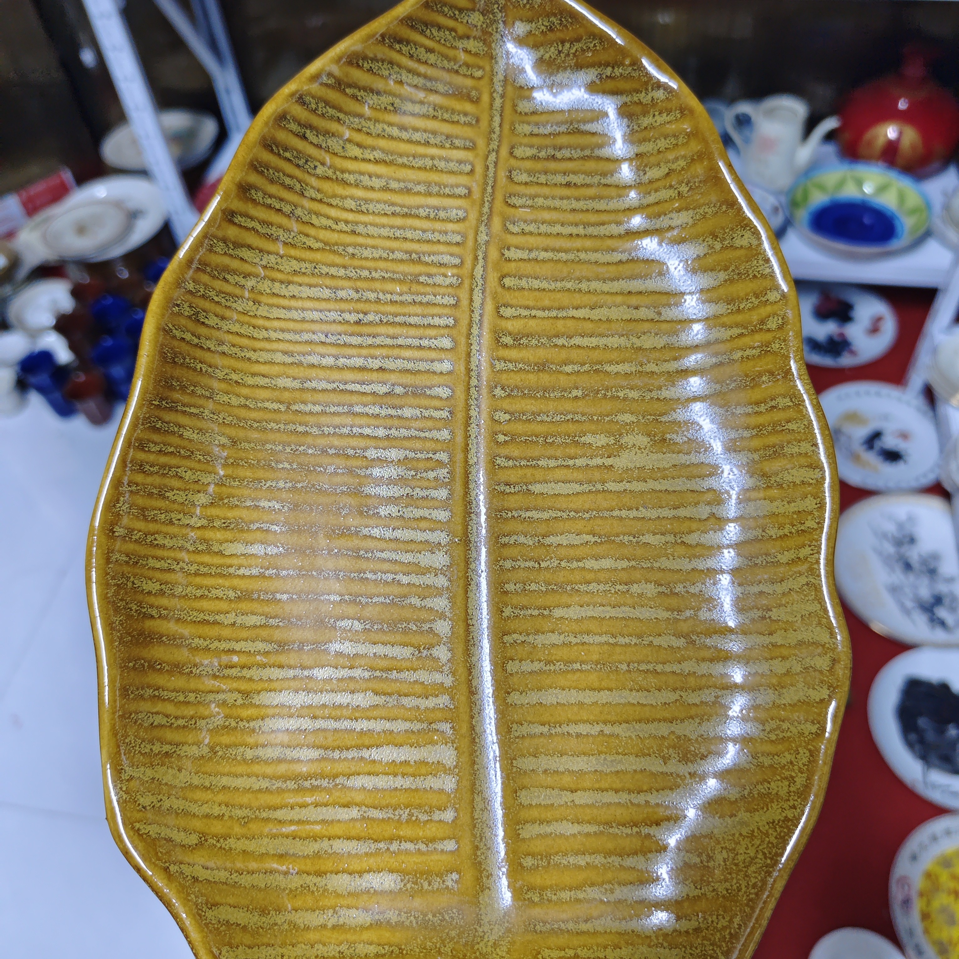 黄金柚大盘一块，有丁点窑粘，没磕没碰