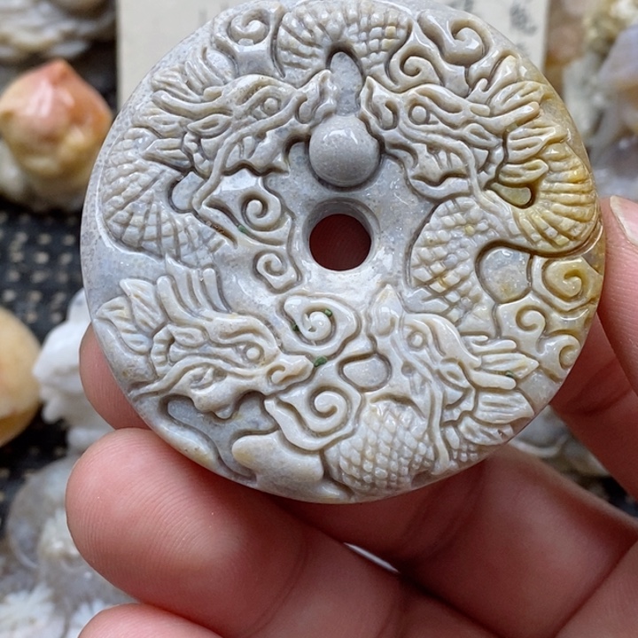 颈饰未镶嵌硅化珊瑚（珊瑚玉）