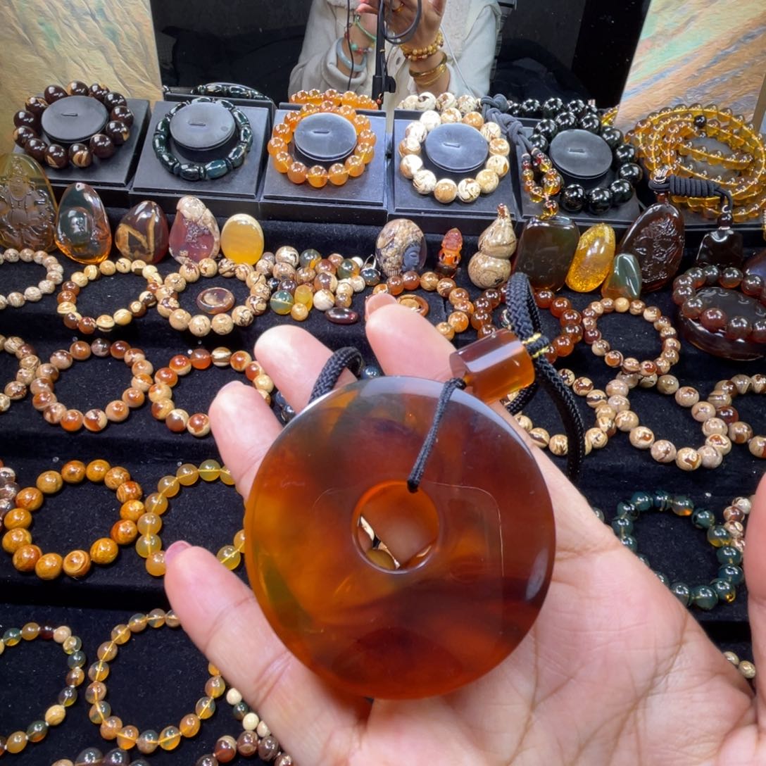 琥珀未镶嵌手串和氏璧